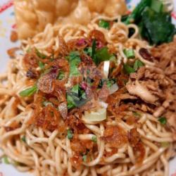 Mie Ayam Baso Seafood Goreng / Chicken Noodles With Fried Seafood Meatballs