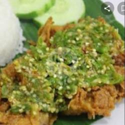 Ayam Geprek Sambal Lombok Ijo