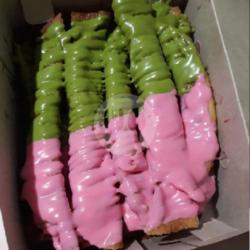 Green Strawberry Roll