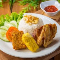 Nasi Uduk Ayam Goreng