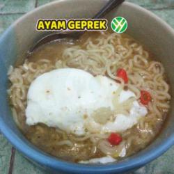 Mie Godok Telur