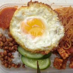 Nasi Kuning Telur Iris