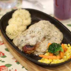 Steak Tenderloin Blackpepper Mashed Potato