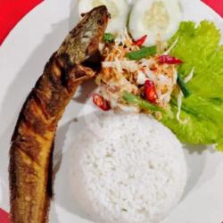 Pecal Lele Nasi Urap