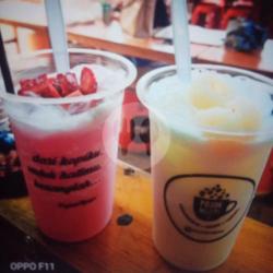 Lychee Yoghurt With Lychee Fruit