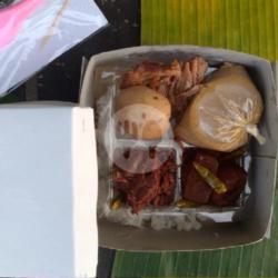 Paket Dus 6 (nasi Gudeg Sayur Krecek Suwir Telur Kerupuk Sendok Tisu)