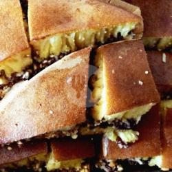 Martabak Manis Kacang Cokelat Wijen Susu