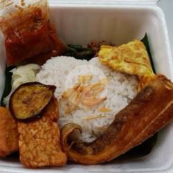 Pare Goreng   Teri   Nasi Uduk   Sambel Kecap   Sambel Belacan