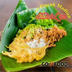 Nasi Pecel Pincuk Rempeyek