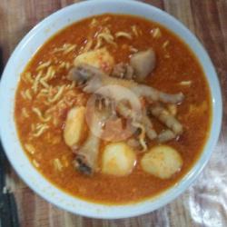 Seblak Mie,krupuk,baso,ceker.