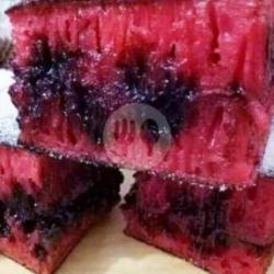 Martabak Red Velvet Kismis Special