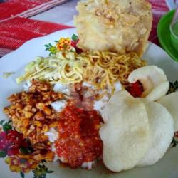 Nasi Uduk   Gorengan