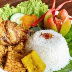 Nasi Uduk Ayam