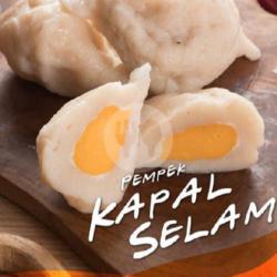 Pempek Ikan Kapal Selam