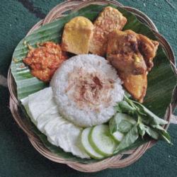 Paket Liwet Ayam Goreng Tahu   Tempe