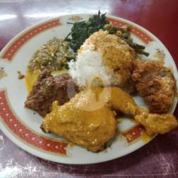 Nasi Padang Gulai Ayam   Rendang   Perkedel