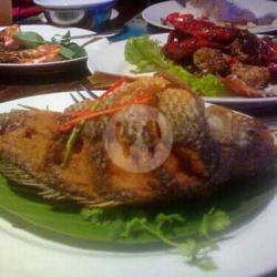 Nasi Ikan Emas