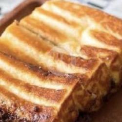 Tiramisu Crunchy Keju Melimpah