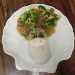 Nasi Brocoli Cah Sapi