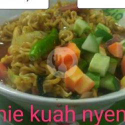 Mie Kuah Nyemek