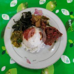 Nasi Ayam Balado Merah