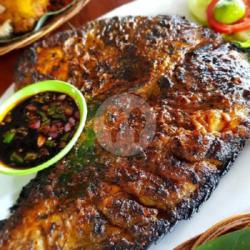 Ikan Gurame Bakar