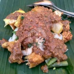 Rujak Cingur Lontong