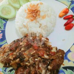 Ayam Penyet Gledek (dada)