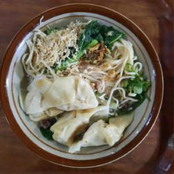 Mie Kuah Pangsit