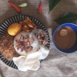 Nasi Uduk Telor Semur Komplit