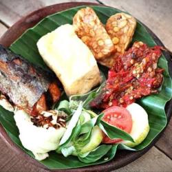 Nasi Penyetan Ikan Tongkol Goreng