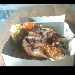 Bebek Utuh Goreng / Bakar