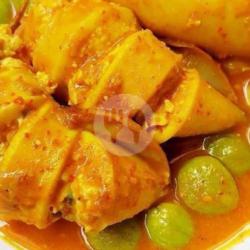 Gulai Cumi (isi Tahu Dan Telur)