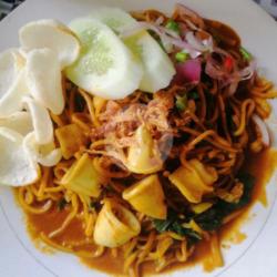 Mie Aceh Kuah Cumi