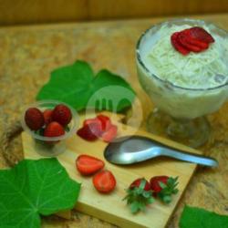 Sop Duren Strawberry Alpukat Pas