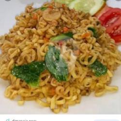 Mie Padeh Telur Dadar