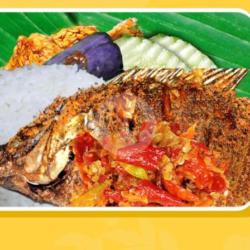 Naskot Nila Penyet