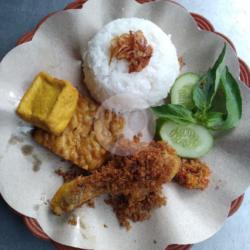 Nasi Tutug   Ayam Rempah (paha Kecil)