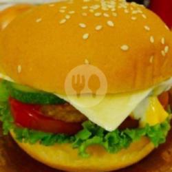 Burger Ayam Keju Cheedar