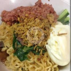 Indomi Goreng Telor Kornet