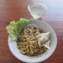 Indomie Goreng Topping Pangsit Basah