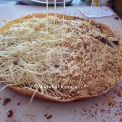 Martabak Manis Keju Kacang