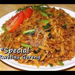 Kwetiau Goreng Special