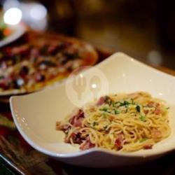 Cabonara With Bacon Or Chicken (spaghetti)