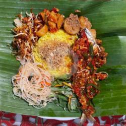 Nasi Kuning Tambah Ikan Sambal
