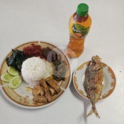 Nasi Ikan Gembung Goreng