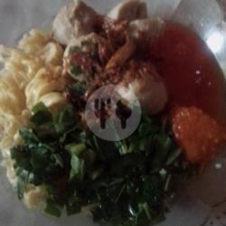 Indomie Goreng Telor Bakso Dan Sayuran.