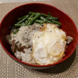 Sliced Tenderloin Beef With Mushroom Sauce