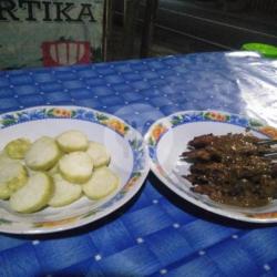 Sate Ayam   Lontong