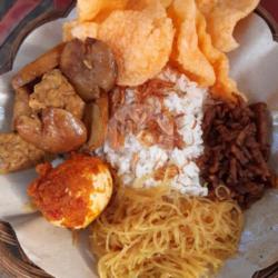 Nasi Uduk Jengkol Telur Balado